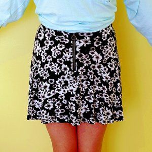 Junior's SO Black and White Floral Circle Skirt